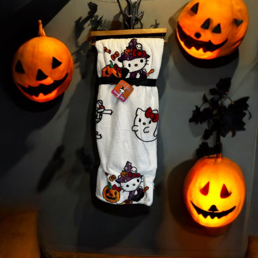 NEW Hello Kitty White Halloween Throw Pumpkin Witch Ghost 2024 60” X 70”